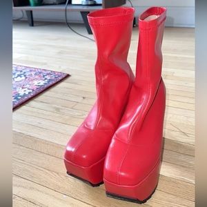 Lamoda Platform boots in red